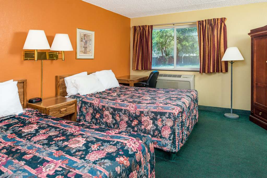 Sunset Inn & Suites Lincoln Cameră foto